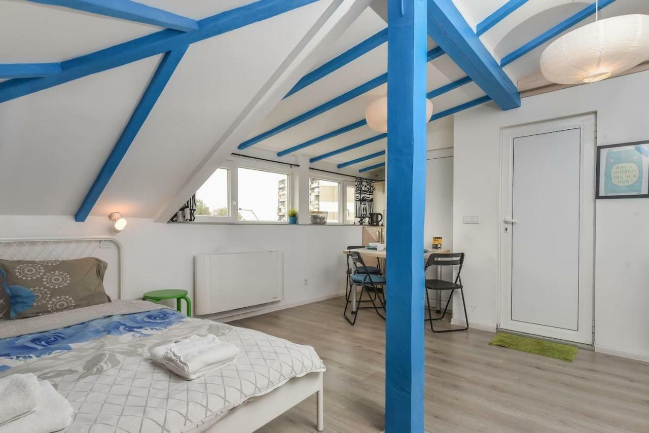 The Ivy House - A Cozy Attic Near The City Center By Flat Mаnager Sofia Eksteriør bilde