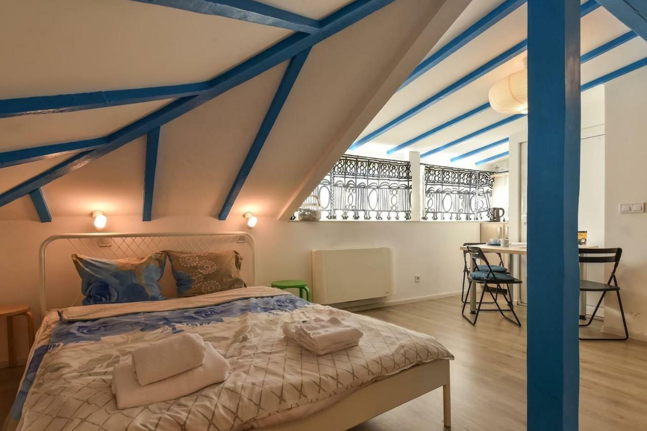 The Ivy House - A Cozy Attic Near The City Center By Flat Mаnager Sofia Eksteriør bilde
